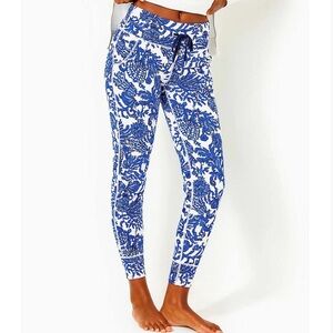 NWT lilly pulitzer - luxletic joggers - deeper coconut - size small